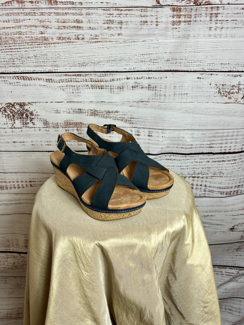 Clarks Women's sandal Blue with gold hardware size 9